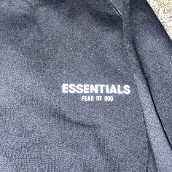 Fear of God Essentials Pullover Hoodie Black ( BRAND NEW) - Picture 4 of 7